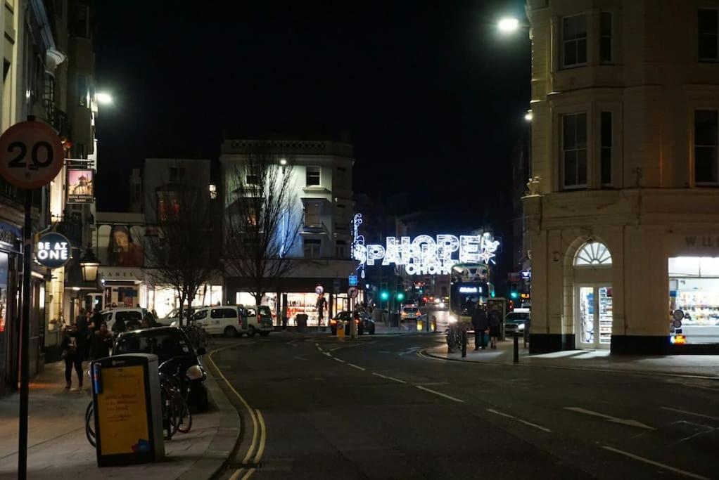 Lovely & Bright 1 Bedroom Near The